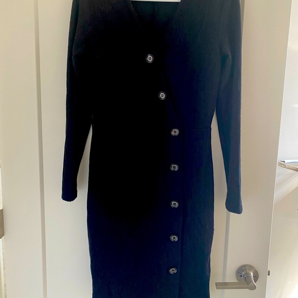 Dynamite Black Sweater Size Medium - Picture 1 of 3